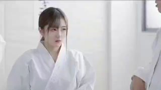 娇小可人的女友露脸非常漂亮